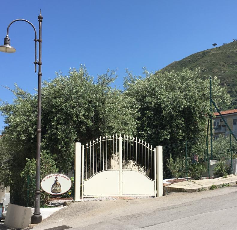 A Casa Della Nonna Acomodação com café da manhã Cefalù Exterior foto